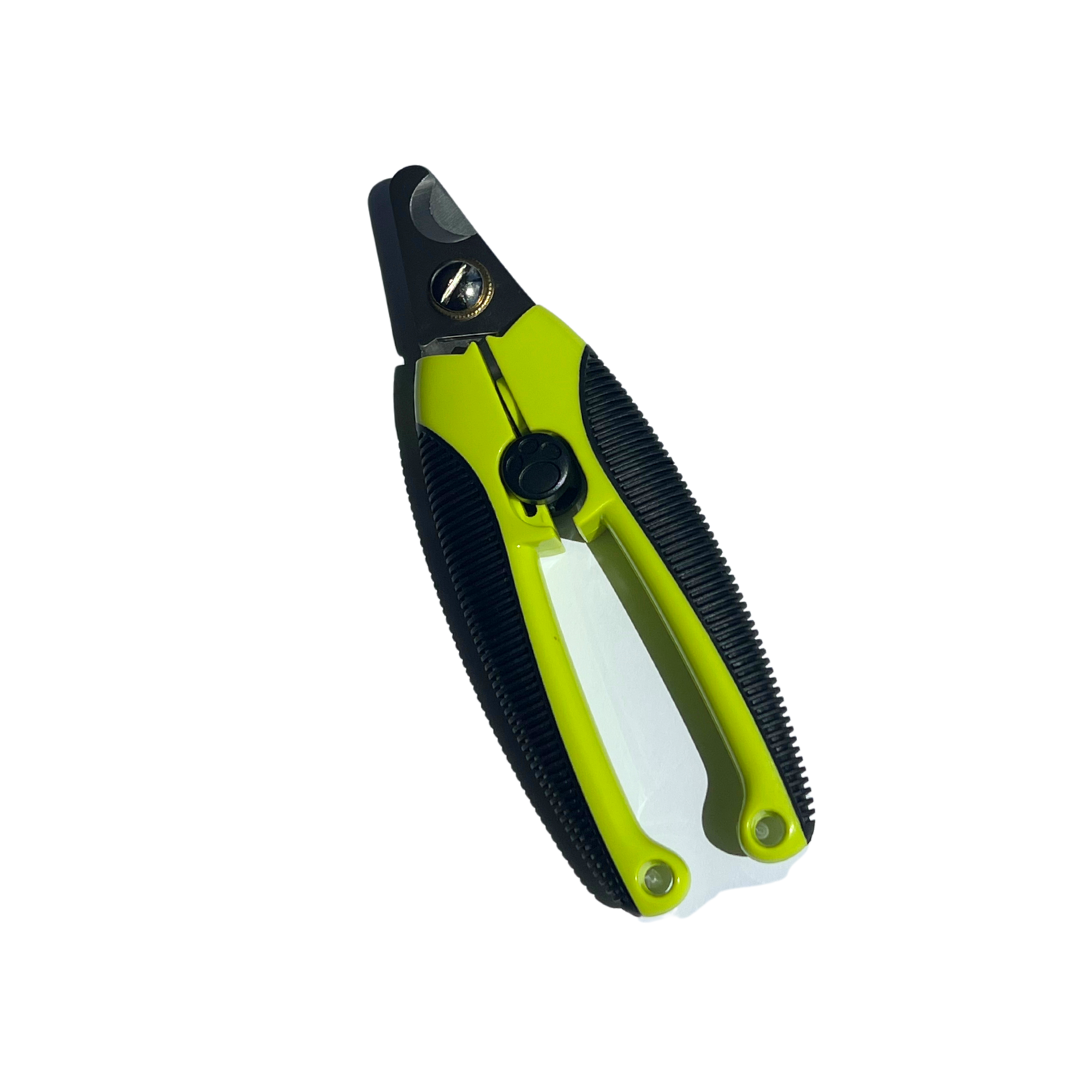 Nail clipper for cats and dogs